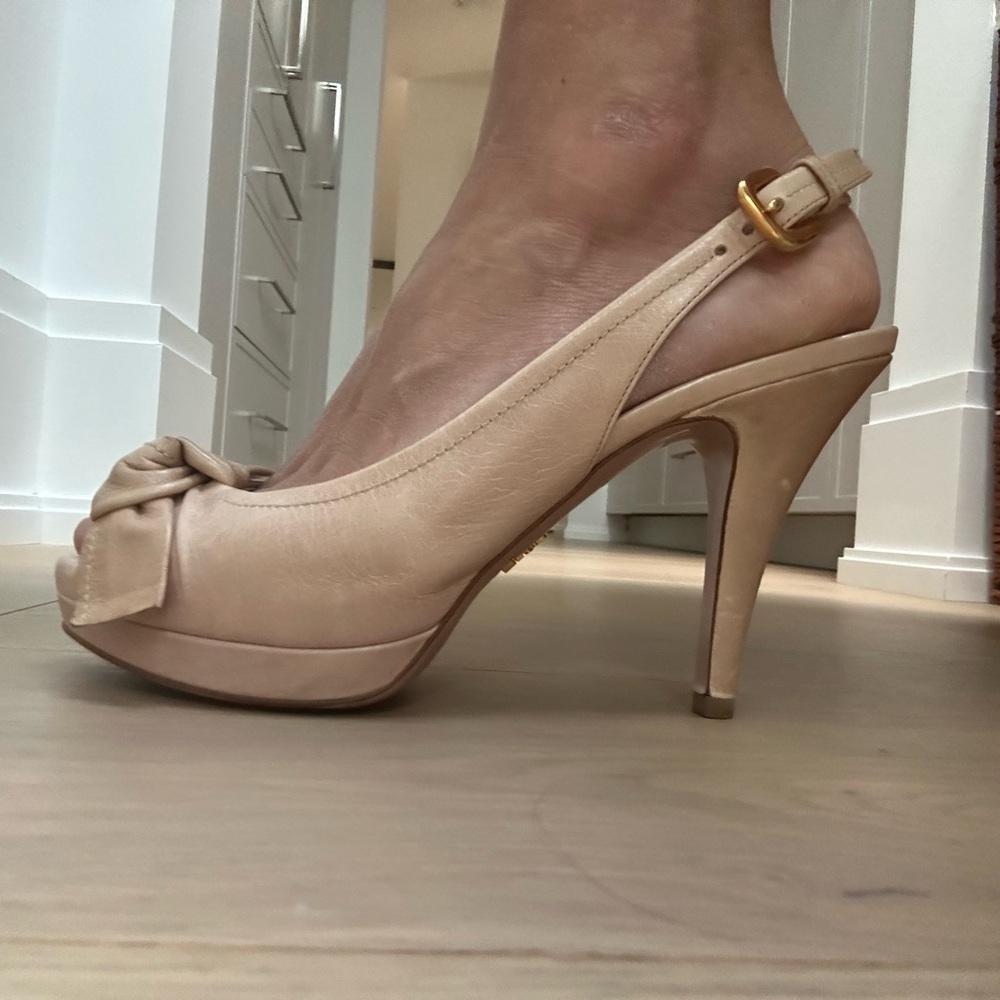 Prada Blush Classic heel